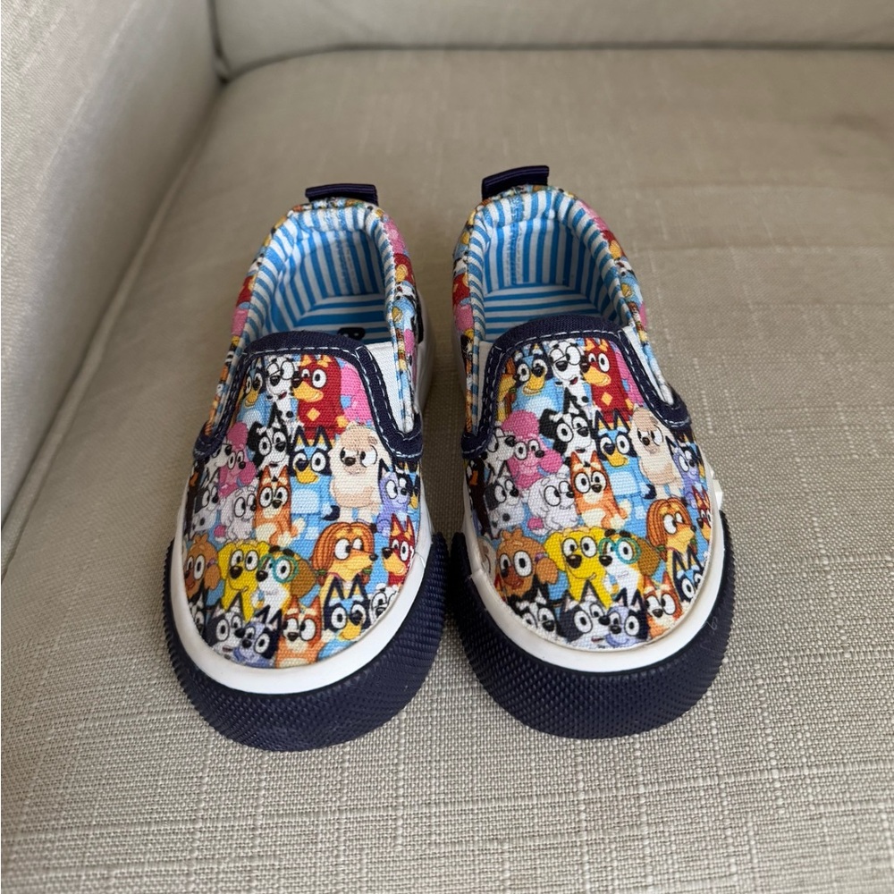 Toddler Bluey Shoes size 5.